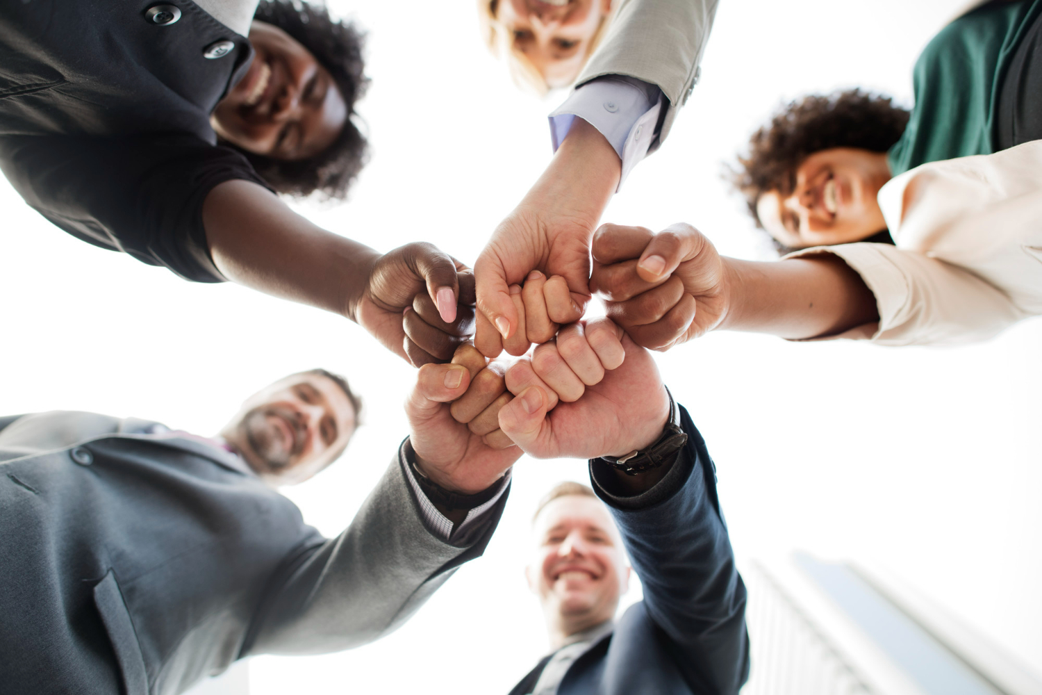 Juntos os <strong>consorciados</strong> otimizam o <strong>custo benefício</strong> nas contratações.
